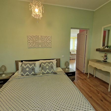 Boutigue City House With Terrace And Garden Free Parking Ryga Zewnętrze zdjęcie
